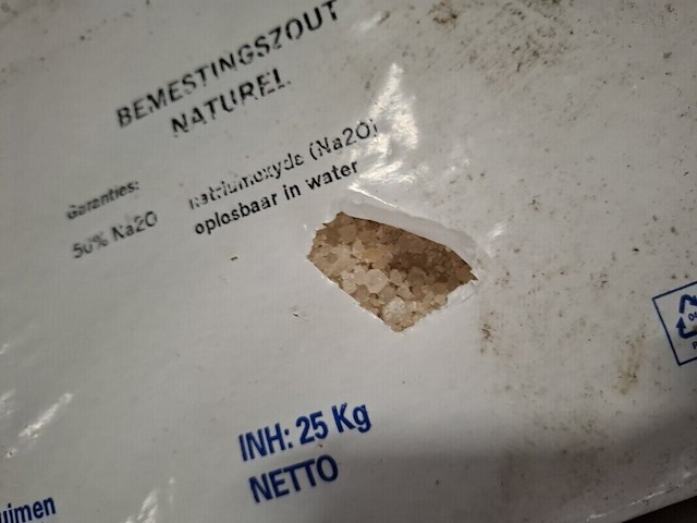 23 zak a 25kg strooizout - afbeelding 4 van  5