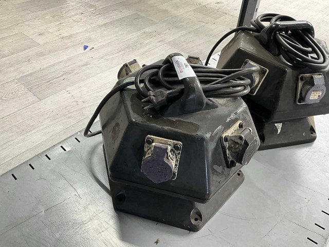 230 v - 24 v omvormer (2x) - afbeelding 2 van  3