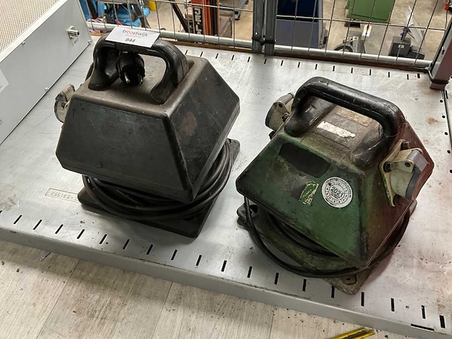 230 v - 24 v omvormer (2x) - afbeelding 1 van  2