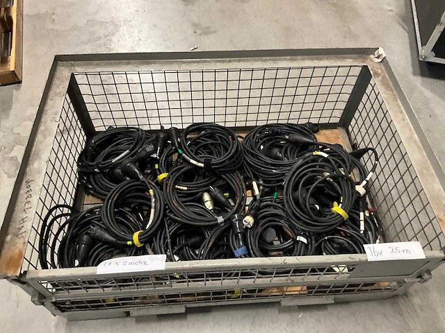 230 volt kabel (33x) - afbeelding 1 van  1