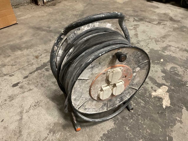 230v 3-weg kabelhaspel - afbeelding 1 van  1
