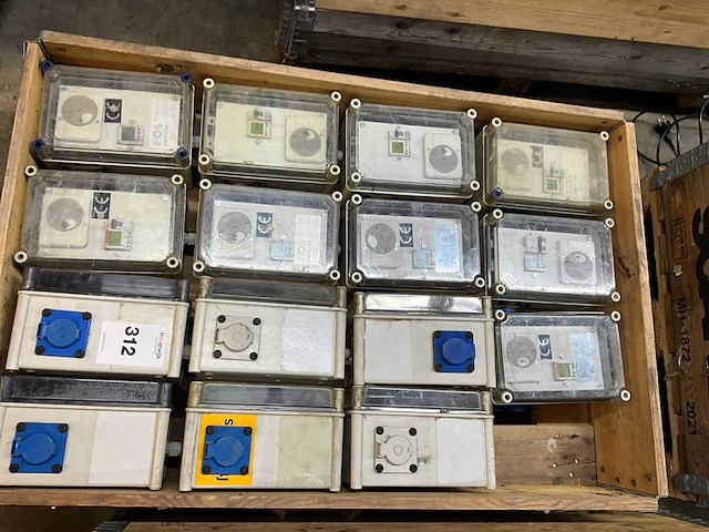 230v kast met schemerschakelaar en timer (15x) - afbeelding 1 van  3