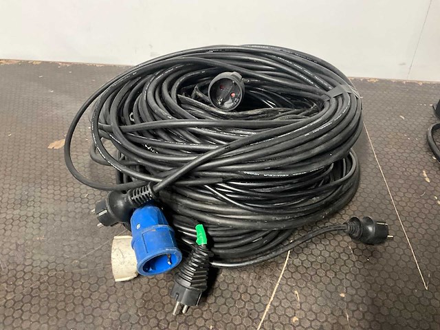 230volt kabels (7x) - afbeelding 1 van  2