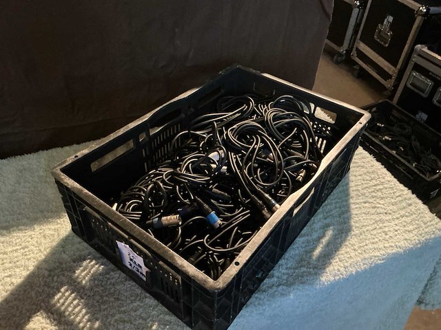 2/3m xlr audio kabels in krat - afbeelding 1 van  3