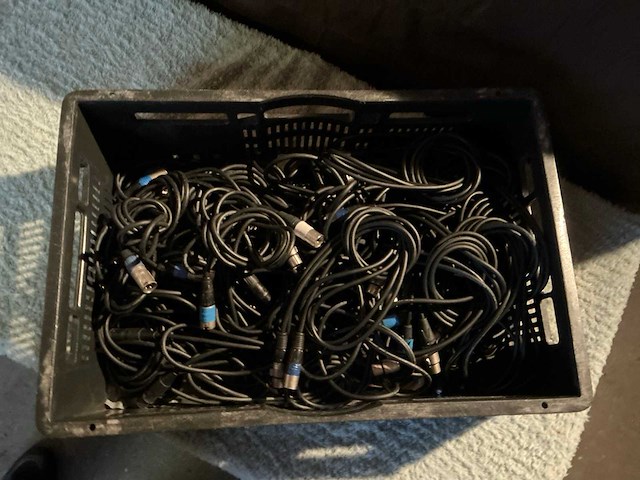 2/3m xlr audio kabels in krat - afbeelding 2 van  3