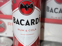 24 blikken bacardi cola 0,25cl. tht 11-2026. bod inclusief statiegeldwaarde van 3,60 euro. - afbeelding 2 van  2