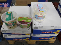 24 emmers haribo snoepgoed w.o. witte muizen, zoute rijen en giant strawbs. - afbeelding 1 van  2