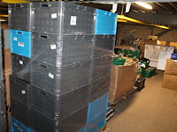 24 kunststof stapelbakken sunware met afmeting 60 x 40 x 37 cm op pallet. let op: kavel is onderdeel van co... onderdeel van combinatiekavel combinatiekavel van 24 pallets met 24 /48 kunststof stapelbakken sunware met afmeting 30/60 x 40 x 37 cm. kavels f0188 t/m f0211 - afbeelding 1 van  2