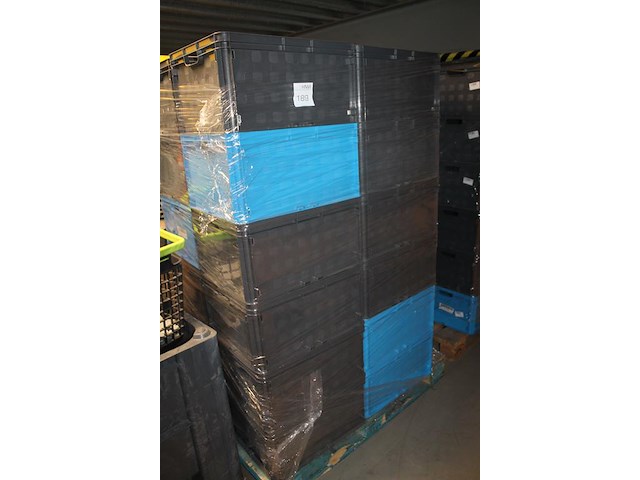 24 kunststof stapelbakken sunware met afmeting 60 x 40 x 37 cm op pallet. let op: kavel is onderdeel van co... onderdeel van combinatiekavel combinatiekavel van 24 pallets met 24 /48 kunststof stapelbakken sunware met afmeting 30/60 x 40 x 37 cm. kavels f0188 t/m f0211 - afbeelding 2 van  2