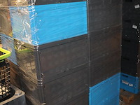 24 kunststof stapelbakken sunware met afmeting 60 x 40 x 37 cm op pallet. let op: kavel is onderdeel van co... onderdeel van combinatiekavel combinatiekavel van 24 pallets met 24 /48 kunststof stapelbakken sunware met afmeting 30/60 x 40 x 37 cm. kavels f0188 t/m f0211 - afbeelding 2 van  2