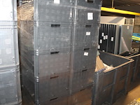 24 kunststof stapelbakken sunware met afmeting 60 x 40 x 37 cm op pallet. let op: kavel is onderdeel van co... onderdeel van combinatiekavel combinatiekavel van 24 pallets met 24 /48 kunststof stapelbakken sunware met afmeting 30/60 x 40 x 37 cm. kavels f0188 t/m f0211 - afbeelding 1 van  2