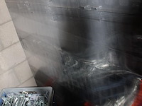 24 kunststof stapelbakken sunware met afmeting 60 x 40 x 37 cm op pallet. let op: kavel is onderdeel van co... onderdeel van combinatiekavel combinatiekavel van 24 pallets met 24 /48 kunststof stapelbakken sunware met afmeting 30/60 x 40 x 37 cm. kavels f0188 t/m f0211 - afbeelding 2 van  2