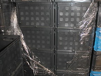 24 kunststof stapelbakken sunware met afmeting 60 x 40 x 37 cm op pallet. let op: kavel is onderdeel van co... onderdeel van combinatiekavel combinatiekavel van 24 pallets met 24 /48 kunststof stapelbakken sunware met afmeting 30/60 x 40 x 37 cm. kavels f0188 t/m f0211 - afbeelding 2 van  2