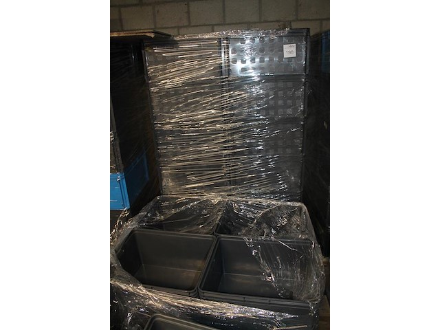 24 kunststof stapelbakken sunware met afmeting 60 x 40 x 37 cm op pallet. let op: kavel is onderdeel van co... onderdeel van combinatiekavel combinatiekavel van 24 pallets met 24 /48 kunststof stapelbakken sunware met afmeting 30/60 x 40 x 37 cm. kavels f0188 t/m f0211 - afbeelding 2 van  2