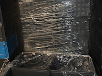 24 kunststof stapelbakken sunware met afmeting 60 x 40 x 37 cm op pallet. let op: kavel is onderdeel van co... onderdeel van combinatiekavel combinatiekavel van 24 pallets met 24 /48 kunststof stapelbakken sunware met afmeting 30/60 x 40 x 37 cm. kavels f0188 t/m f0211 - afbeelding 2 van  2
