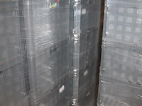 24 kunststof stapelbakken sunware met afmeting 60 x 40 x 37 cm op pallet. let op: kavel is onderdeel van co... onderdeel van combinatiekavel combinatiekavel van 24 pallets met 24 /48 kunststof stapelbakken sunware met afmeting 30/60 x 40 x 37 cm. kavels f0188 t/m f0211 - afbeelding 2 van  2