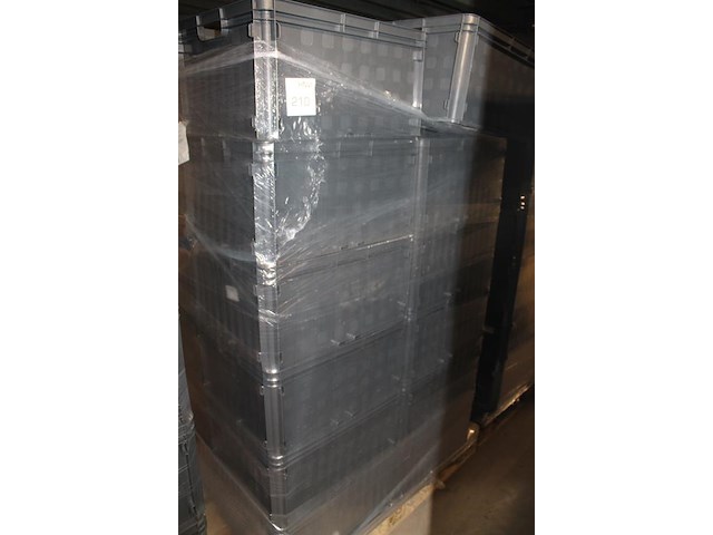 24 kunststof stapelbakken sunware met afmeting 60 x 40 x 37 cm op pallet. let op: kavel is onderdeel van co... onderdeel van combinatiekavel combinatiekavel van 24 pallets met 24 /48 kunststof stapelbakken sunware met afmeting 30/60 x 40 x 37 cm. kavels f0188 t/m f0211 - afbeelding 2 van  2
