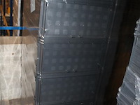 24 kunststof stapelbakken sunware met afmeting 60 x 40 x 37 cm op pallet. let op: kavel is onderdeel van co... onderdeel van combinatiekavel combinatiekavel van 24 pallets met 24 /48 kunststof stapelbakken sunware met afmeting 30/60 x 40 x 37 cm. kavels f0188 t/m f0211 - afbeelding 2 van  2