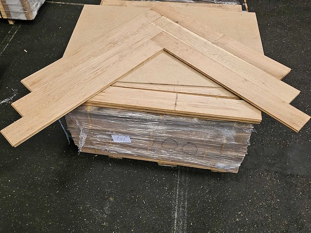 24 m2 parket eiken visgraat massief - 1000 x 120 x 19 mm - afbeelding 3 van  3