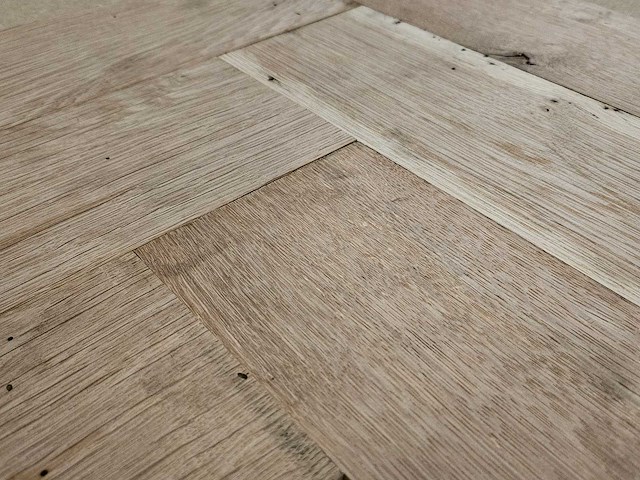 24 m2 parket eiken visgraat massief - 1000 x 120 x 19 mm - afbeelding 1 van  3