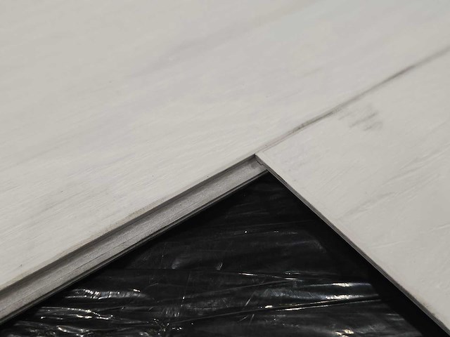 24 m2 pvc spc click visgraat - 610 x 150 x 6 mm - afbeelding 1 van  1