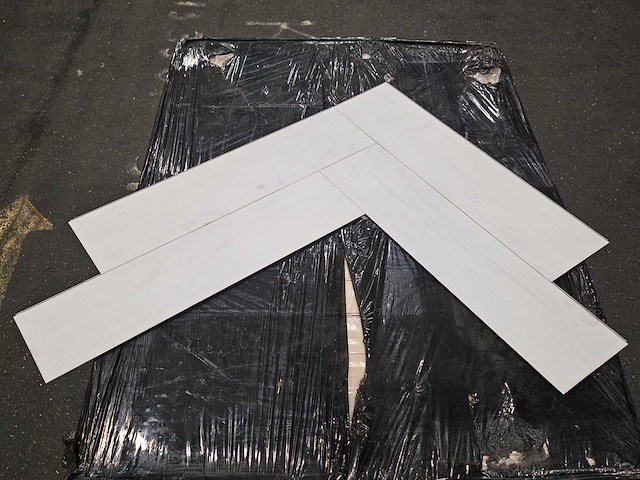 24 m2 pvc spc click visgraat - 610 x 150 x 6 mm - afbeelding 2 van  2