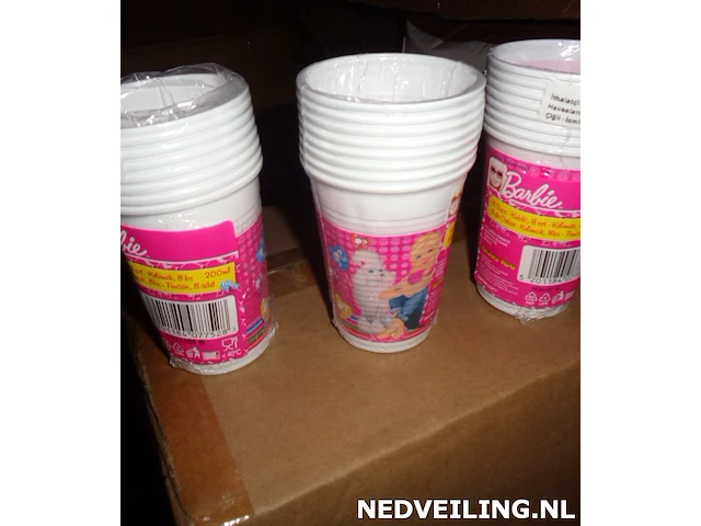 24 pakjes met 8 barbie bekers - afbeelding 2 van  3