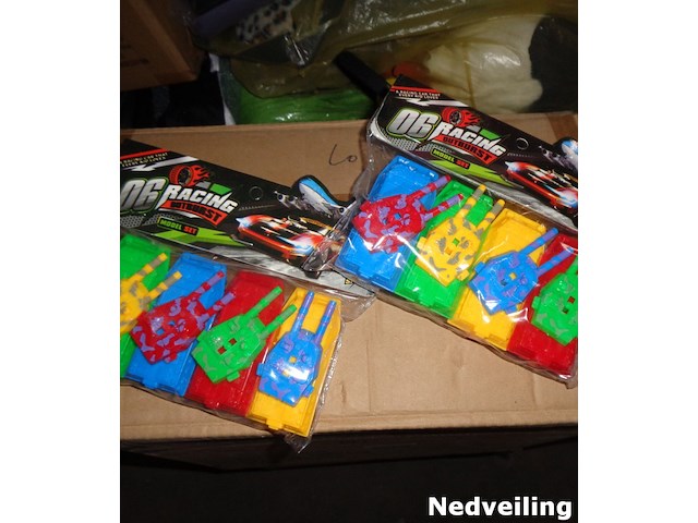 24 sets van 4 tanks 8cm - afbeelding 3 van  3