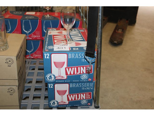 24 wijnglazen brasserie. - afbeelding 1 van  2