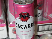 24 x 12 blikken bacardi cola razz & up 0,25cl. tht 2-2027. bod inclusief statiegeldwaarde van 43,20 euro. - afbeelding 2 van  2