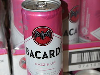 24 x 12 blikken bacardi cola razz & up 0,25cl. tht 2-2027. bod inclusief statiegeldwaarde van 43,20 euro. - afbeelding 2 van  2