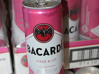 24 x 12 blikken bacardi cola razz & up 0,25cl. tht 2-2027. bod inclusief statiegeldwaarde van 43,20 euro. - afbeelding 2 van  2