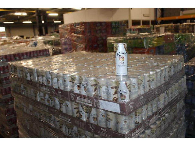 24 x 12 blikken malibu cola 0,25cl. tht 5-2026. bod inclusief statiegeldwaarde van 43,20 euro. - afbeelding 1 van  2