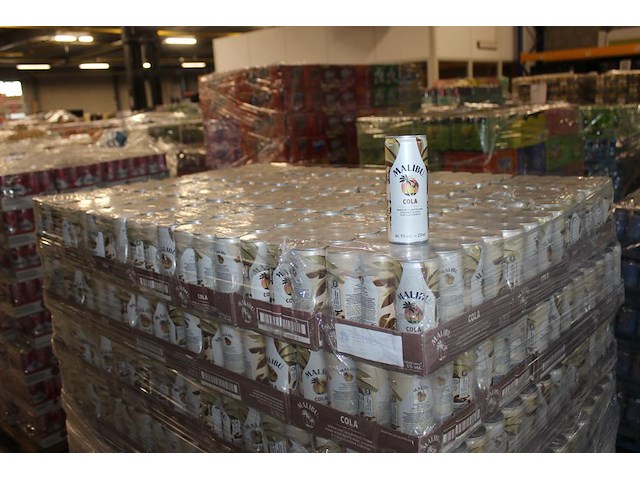 24 x 12 blikken malibu cola 0,25cl. tht 5-2026. bod inclusief statiegeldwaarde van 43,20 euro. - afbeelding 1 van  2