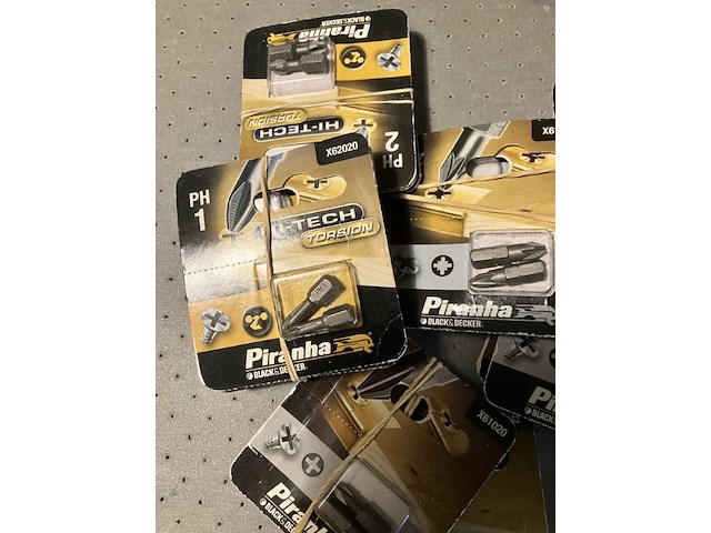 24 x piranha bitsetjes assorti, meest 3 stuks in verpakking - afbeelding 1 van  9