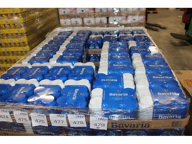 240 blikken bavaria bier 33 cl tht 9-2026. bod inclusief statiegeldwaarde van 36 euro. - afbeelding 1 van  2