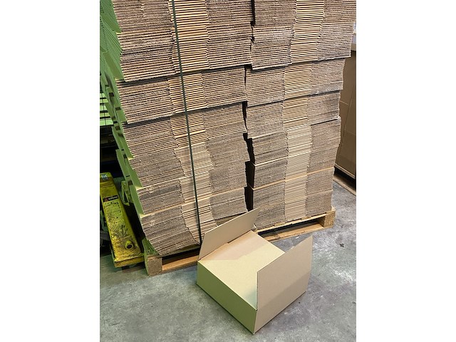 240 verzenddozen 39x39x14cm dubbelgolf bruin - afbeelding 1 van  3