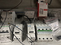 24x elektrotechnische schakelcomponenten w.o. eaton, schneider, honeywell - afbeelding 3 van  6