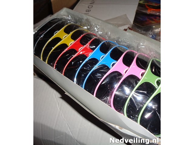 24x kinderzonnebril ass kleur - afbeelding 3 van  3