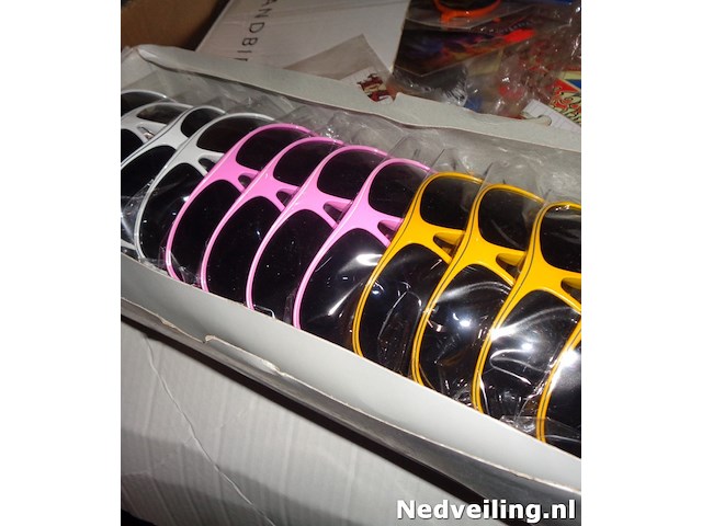 24x kinderzonnebril ass kleur - afbeelding 3 van  3