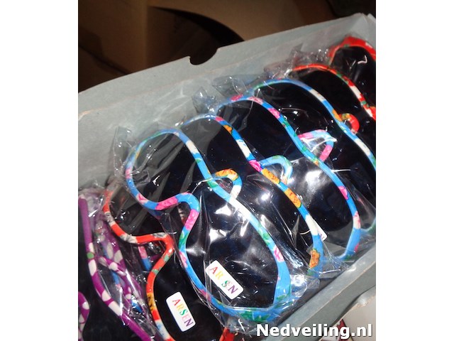24x kinderzonnebril ass kleur - afbeelding 3 van  3