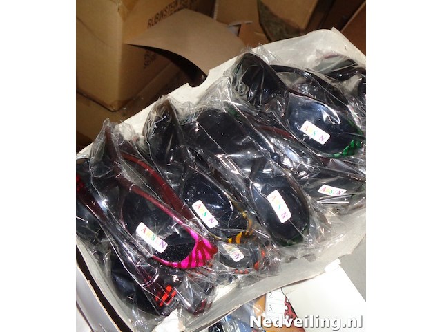 24x kinderzonnebril ass kleur - afbeelding 3 van  3