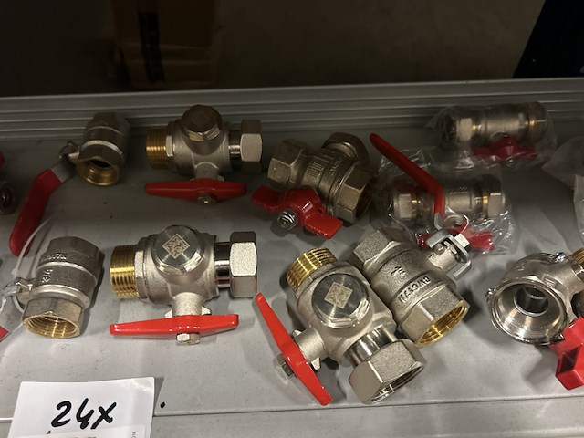 24x partij kogelkranen en afsluiters w.o. geberit - afbeelding 2 van  6