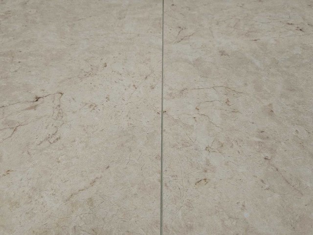 25 m2 laminaat tegel - 810 x 400 x 8 mm - afbeelding 1 van  3