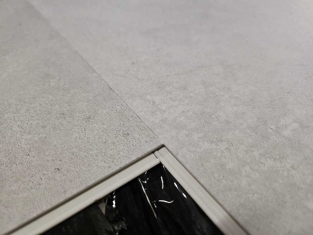 25 m2 pvc click plank - 820 x 305 x 4 mm - afbeelding 1 van  1