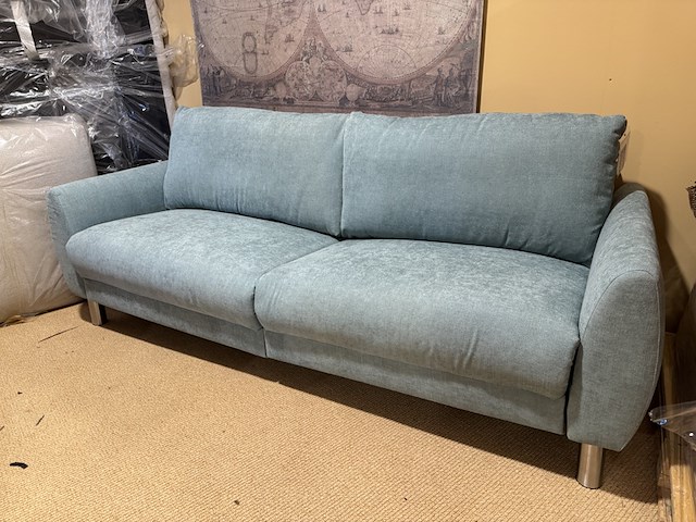 2,5 zits bank, blauw stof, rvs poten - afbeelding 1 van  5