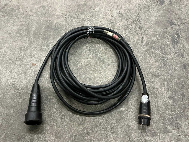 2.5mm2 shuko verlengkabel 10m (30x) - afbeelding 1 van  4