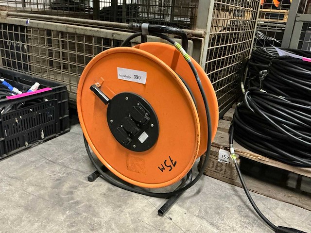 2.5mm2 shuko verlengkabelhaspel 75m (15x) - afbeelding 1 van  4