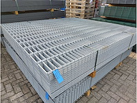 25x heras - 8/6/8 - dubbelstaafs hekwerk gegalvaniseerd 243cm hoog - afbeelding 1 van  6