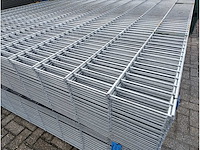 25x heras - 8/6/8 - dubbelstaafs hekwerk gegalvaniseerd 243cm hoog - afbeelding 4 van  6